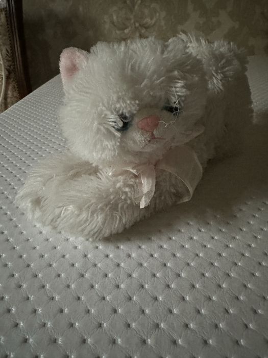 Кошка игрушечная