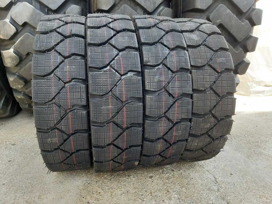 Anvelope noi motostivuitor 7.00-12 livare garantie cu camera 14pr