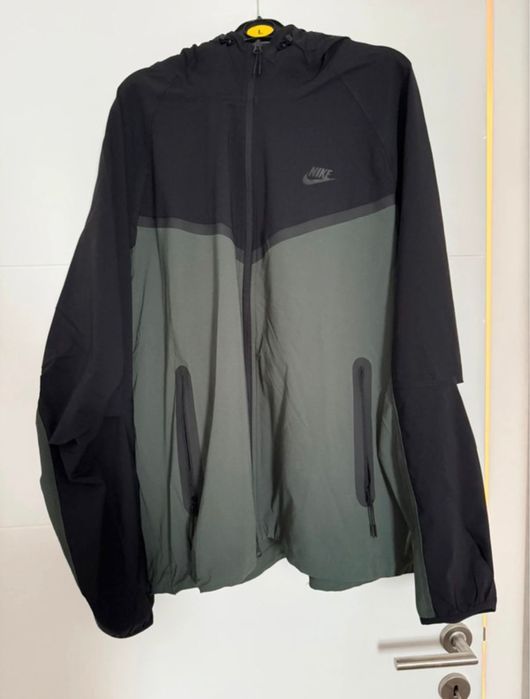 Jacheta windbreaker Nike Tech