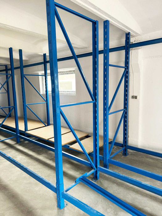 Picioare și traverse pentru rafturi metalice | Stare foarte bună