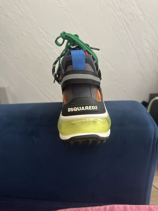 Vand adidasi dsquared2 in stare foarte buna