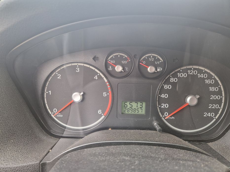 Vând Ford focus 2  1.6 diesel