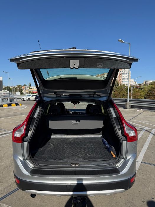 Volvo XC 60 D4 automată