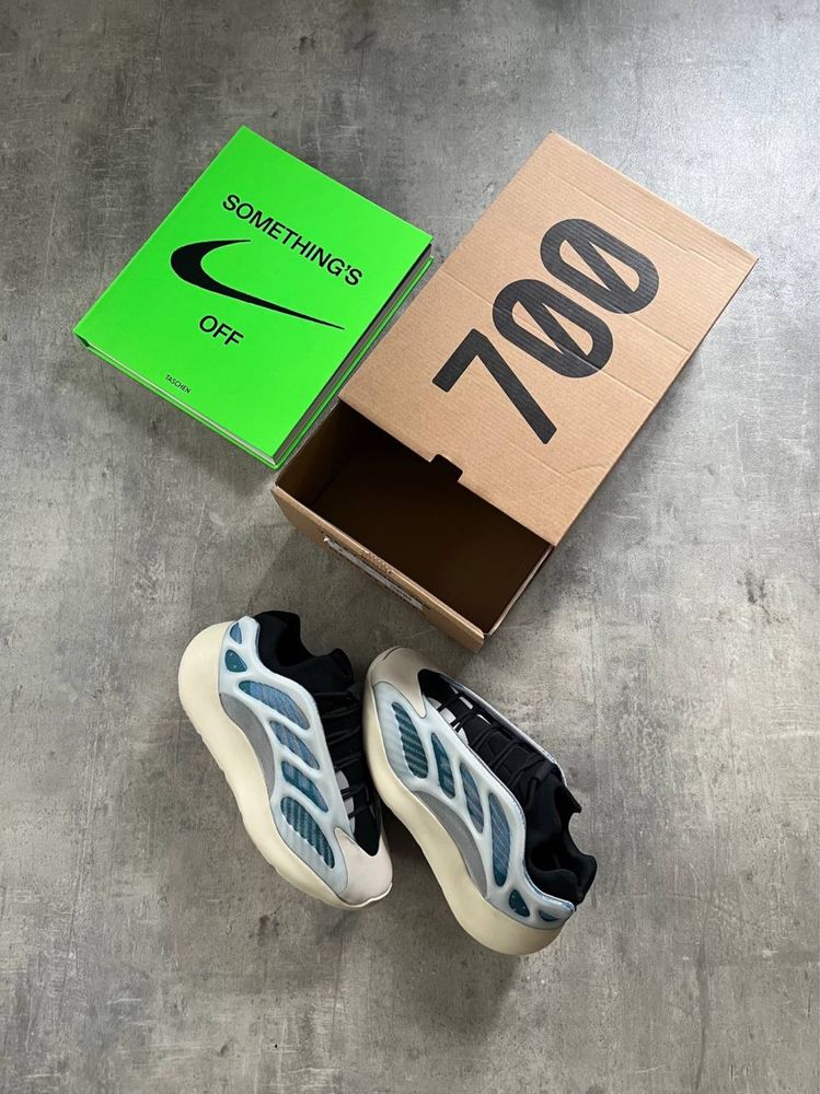 Yeezy 700 V3 'Kyanite'