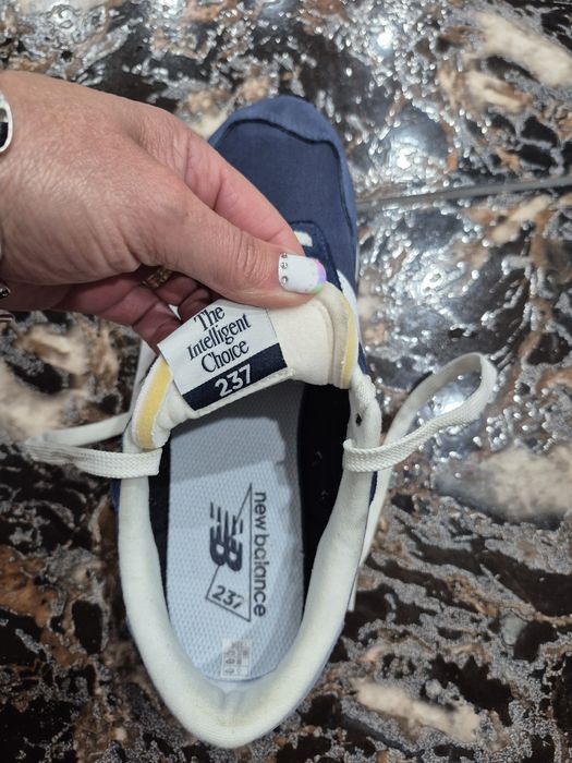 Vand Adidasi New Balance 237