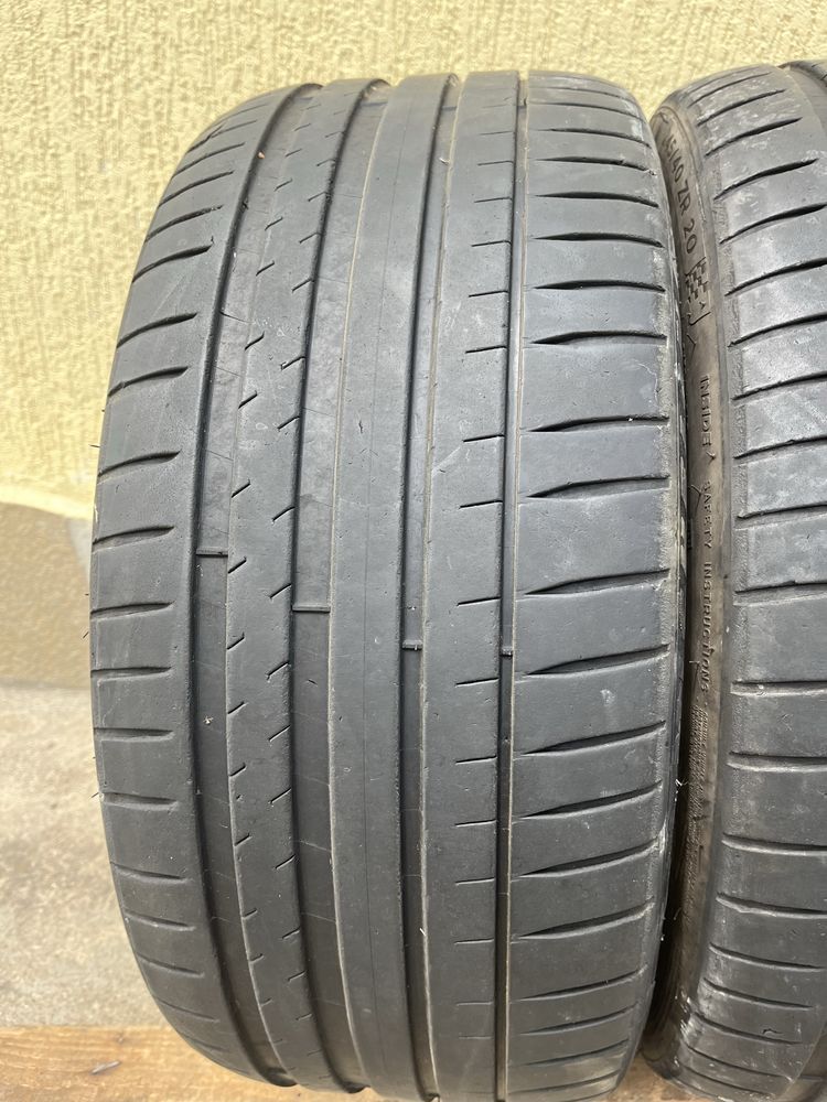 2 бр. летни гуми 245/40/20 Michelin DOT 4522 4,5-5 mm