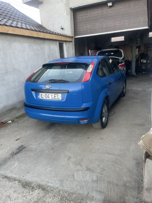Vand ford focus 1.6 benzina an 2006