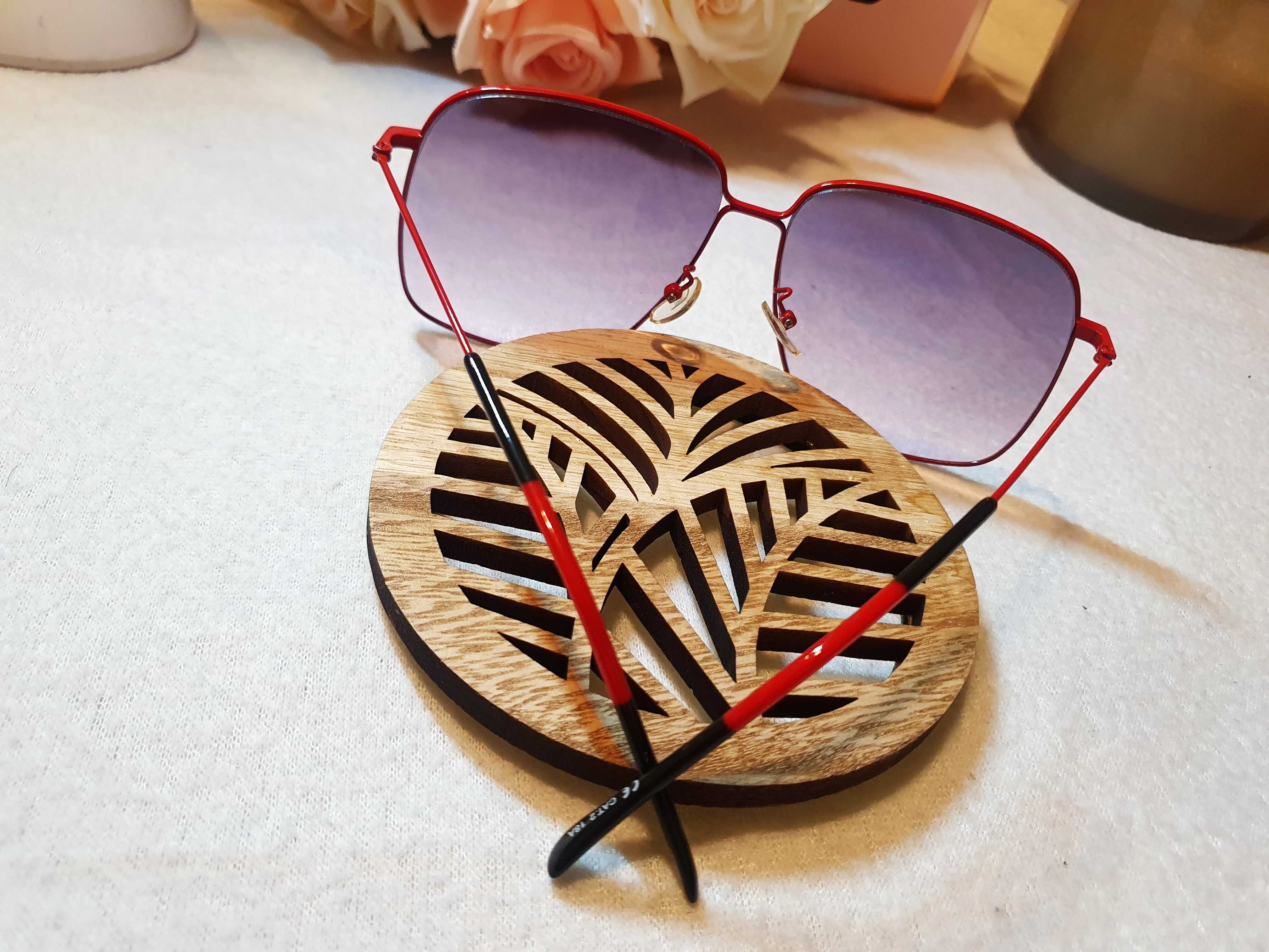 Дамски слънчеви очила / черно с червено / метални /+ Подарък Кутия