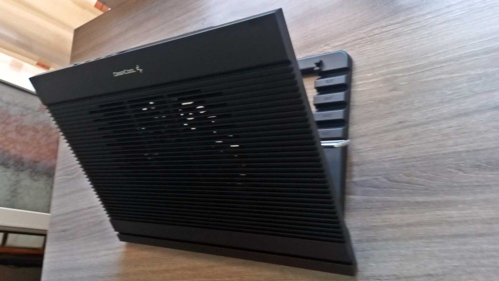 Охлаждаща поставка за лаптоп DeepCool N9