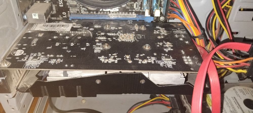 Uyin uchun terilgan kompuyuter alo darajada  ishlaydi