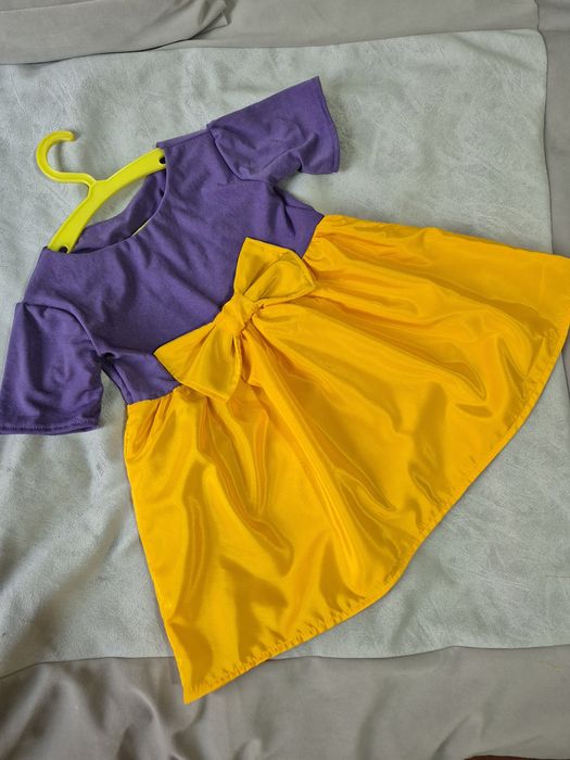 Платье новое на девочку 4-5 лет