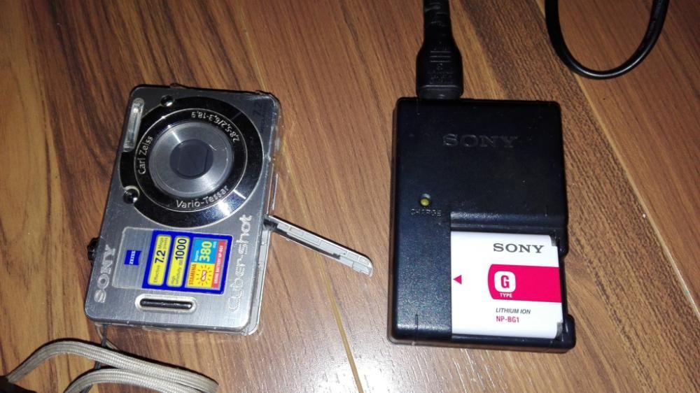 Aparat Sony7.2 megapixeli 4 GB