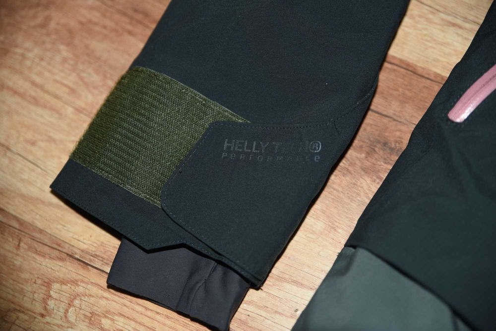 Helly Hansen ULLR дамско ски яке размер М