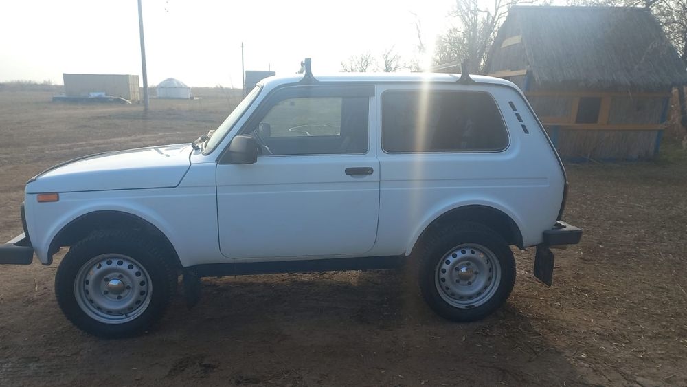 Продается нива инжектор 2013