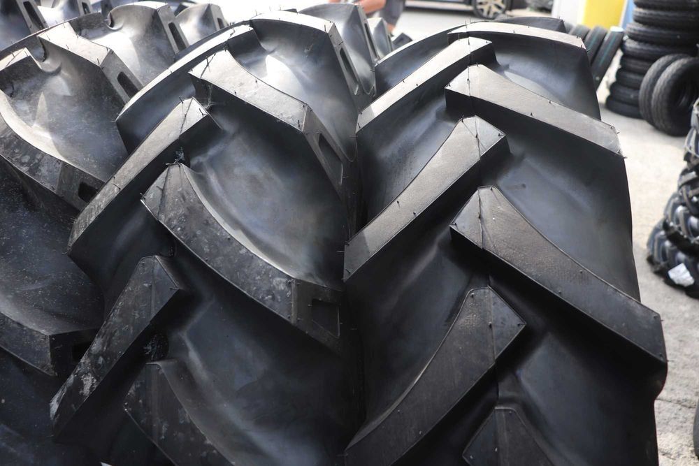 Anvelope noi 12.4-32 marca OZKA cu 8 PLY cauciucuri TRACTOR