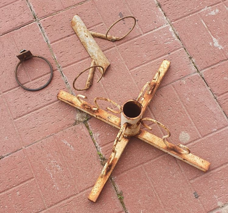 Подставка под ёлку.