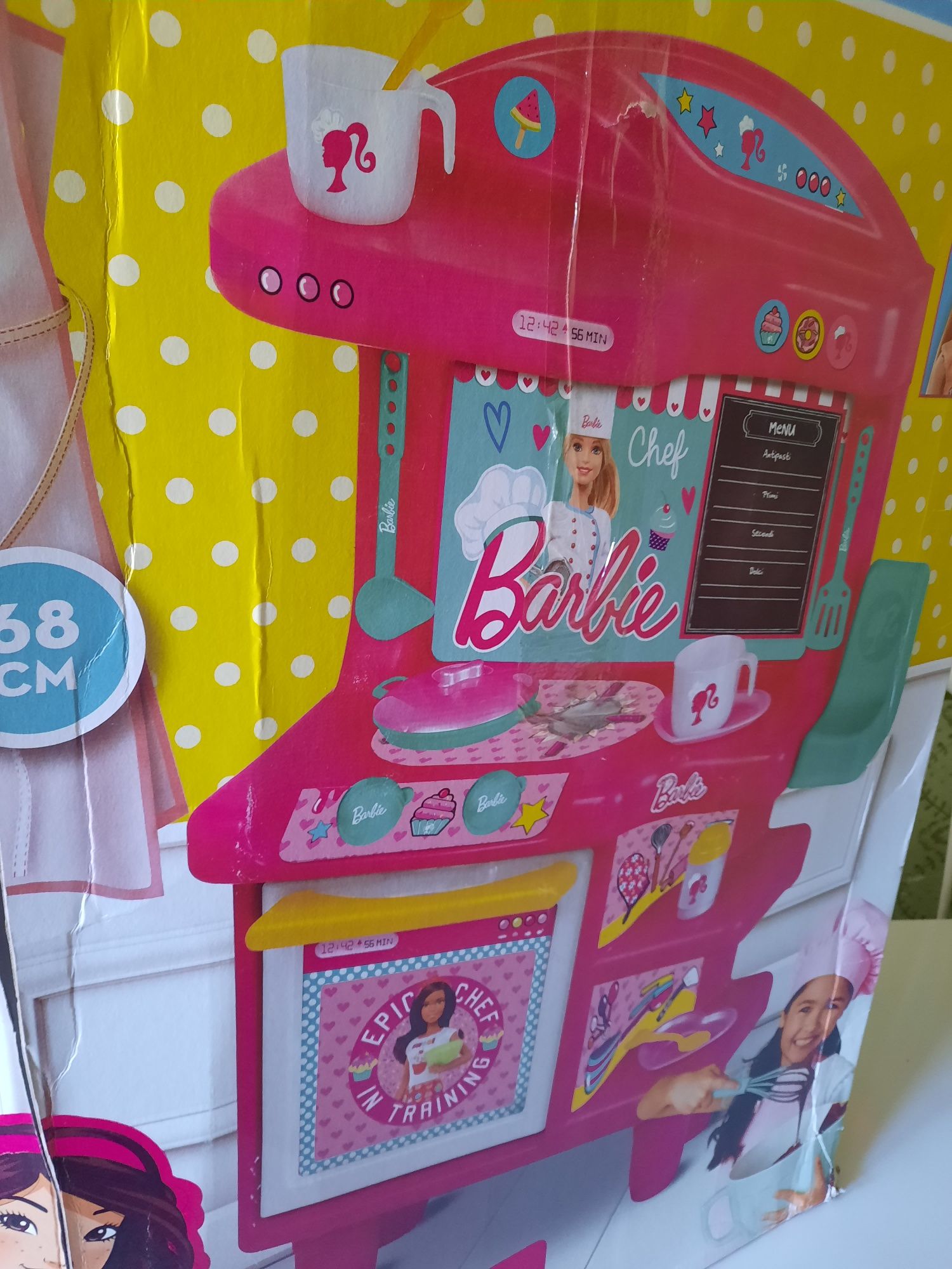 Bucatarie cu Barbie