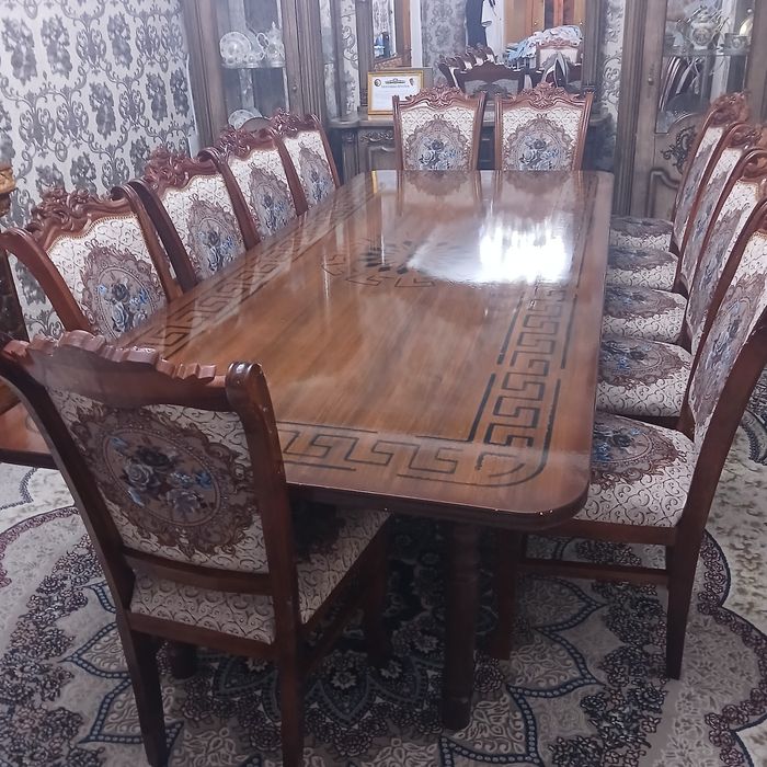 Stol va stullar sotiladi 12 talik yaxshi xolatda
