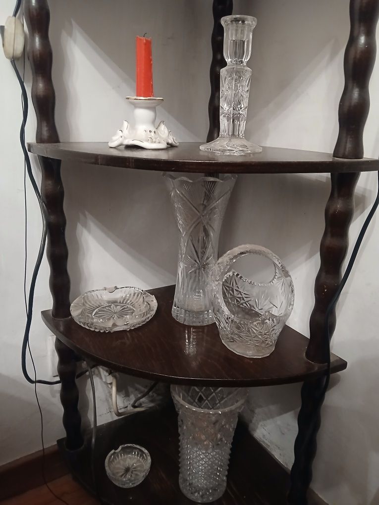 Vand obiecte cristal: vaze, scrumiere, sfetnic, etc