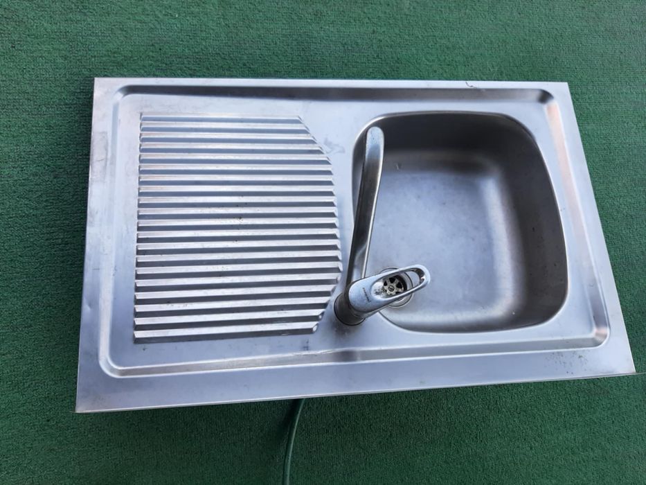 Chiuvetă bucătărie inox cu baterie