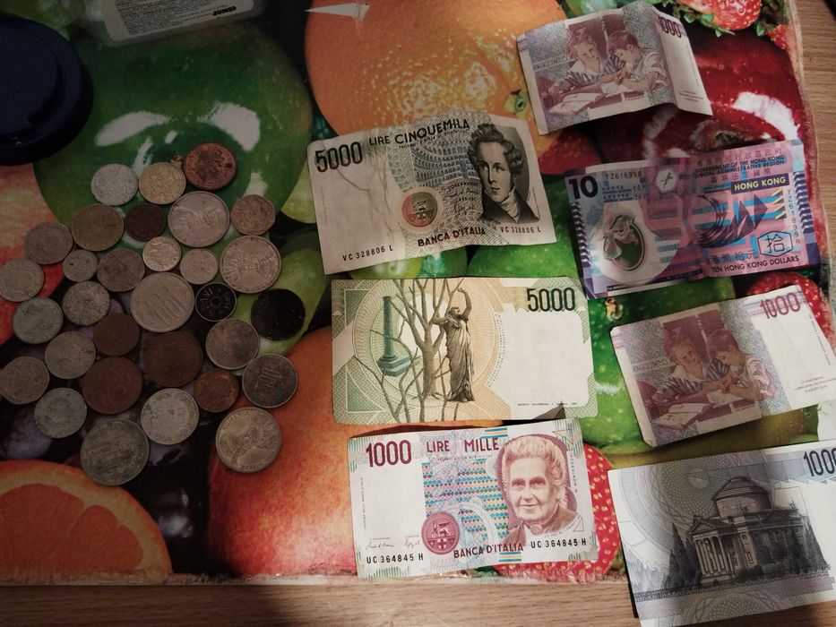 vand monede si bacnote vechi urgent!