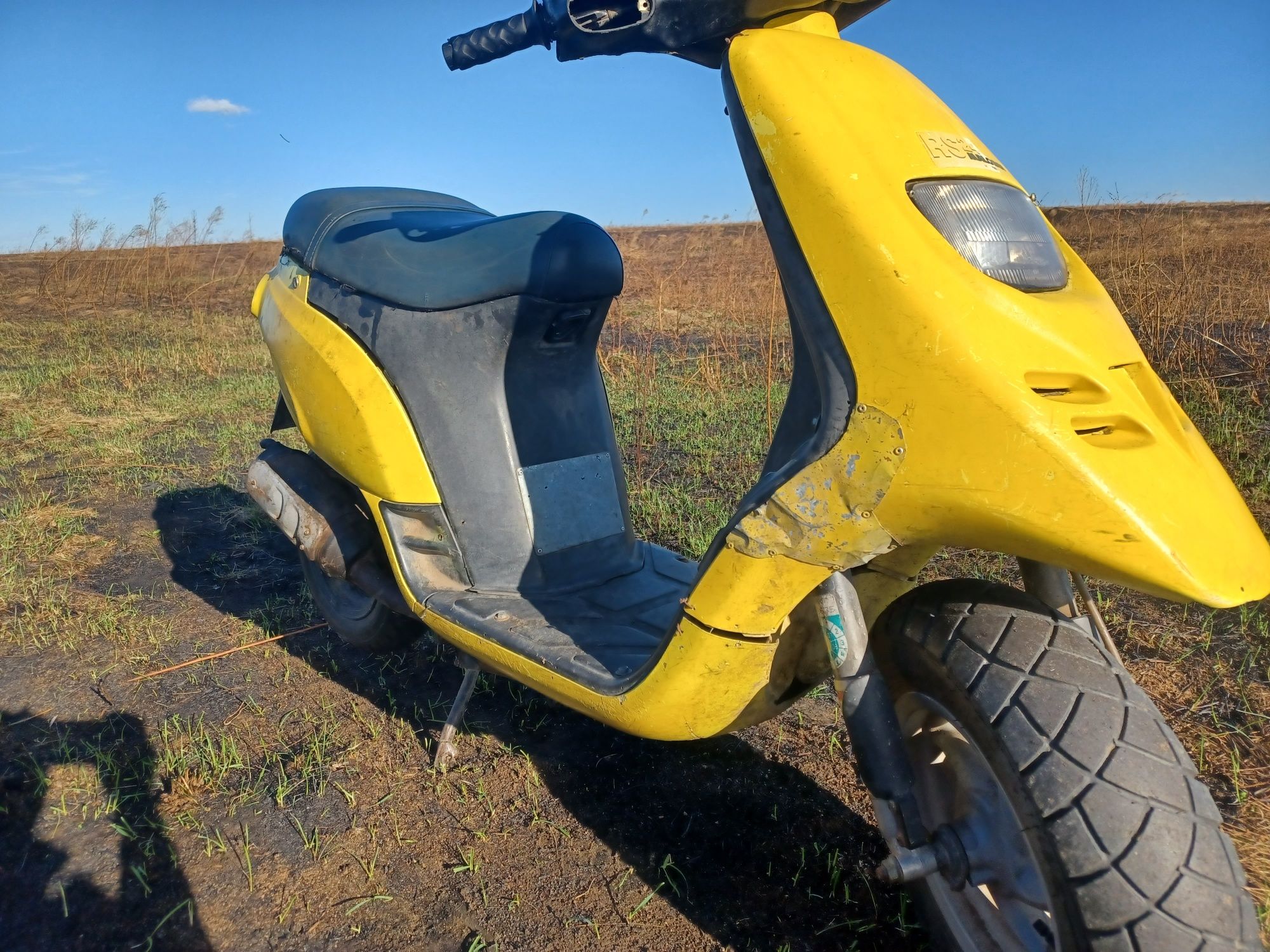 Scuter Piaggio Typhoon 50cc
Bujie Ngk Nouă
Muzicuta Nouă
Scuterul Porn