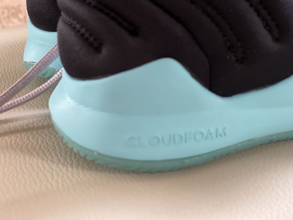 Детски маратонки оргинални ADIDAS Cliudfoam номер US 5, UK 41/2,
