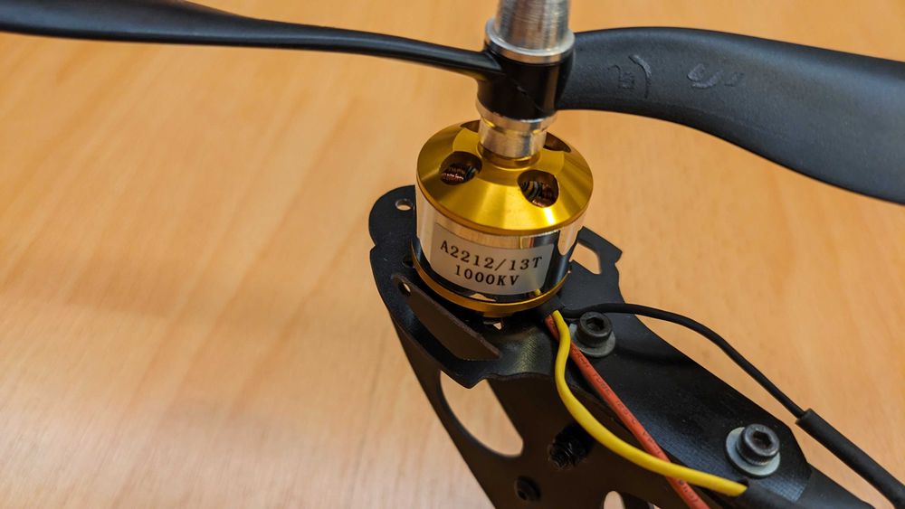 Дрон с рамка X525 с DJI Naza Lite