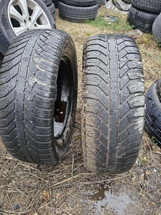 Cauciucuri iarna m+s 215 65 R16  2bucati