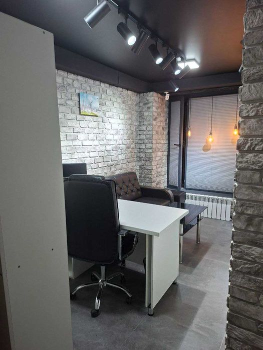 Центр. Площадь Х.Алимджана. Дархан. Сдаётся в аренду комфортный офис.