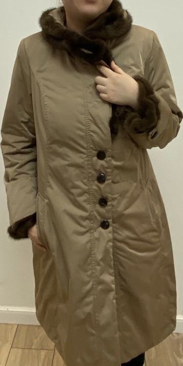 Пуховое пальто с норковой вставкой