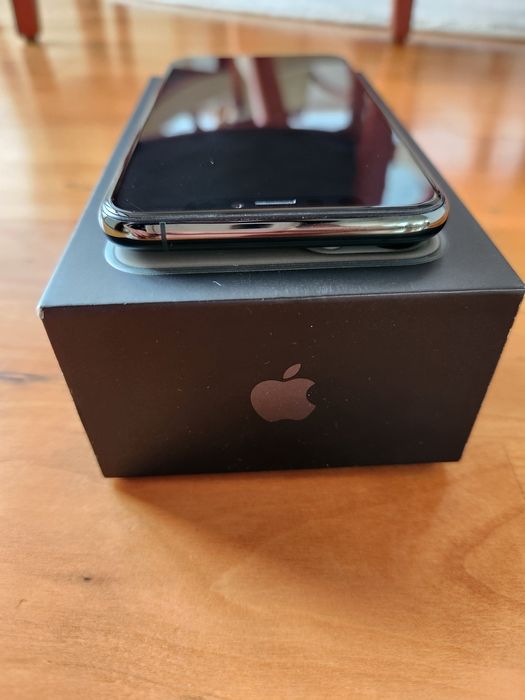 Iphone 11 pro, 256 GB + кейс Karl Lagerfeld