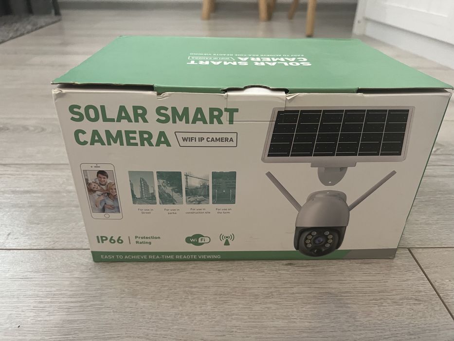 Camera smart cu panou solar