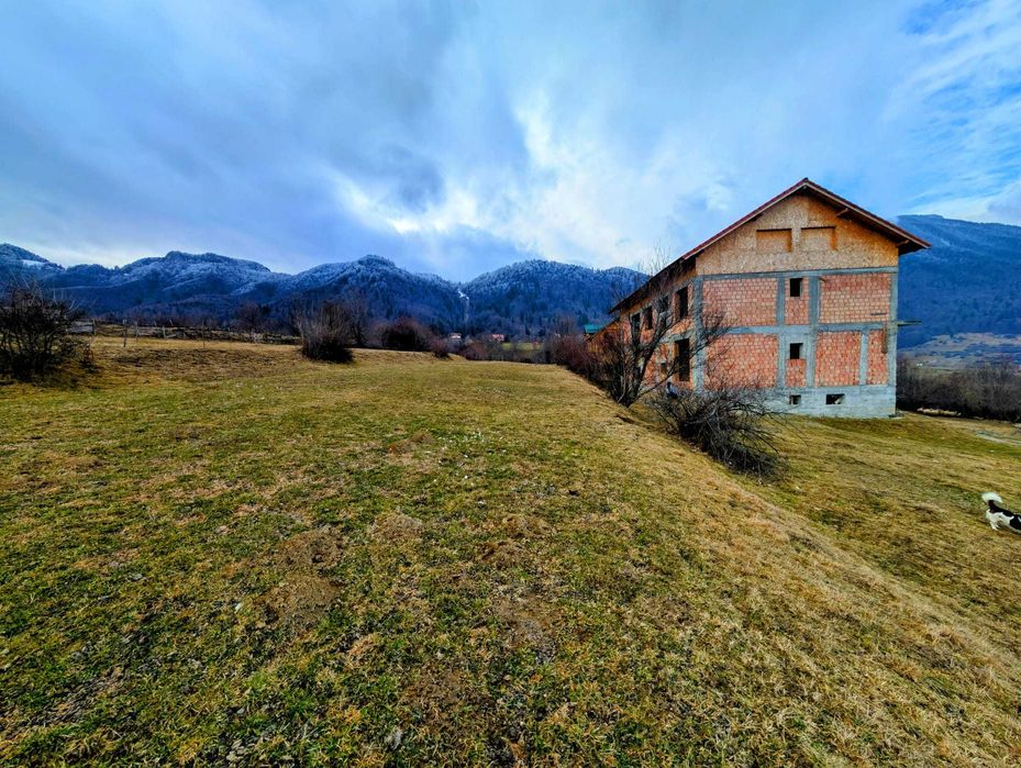 Teren intravilan 5 km de Castelul Bran, in Zarnesti, zona rezidentiala