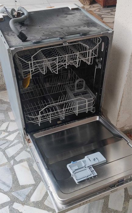 Съдомиялна за вграждане и пералня