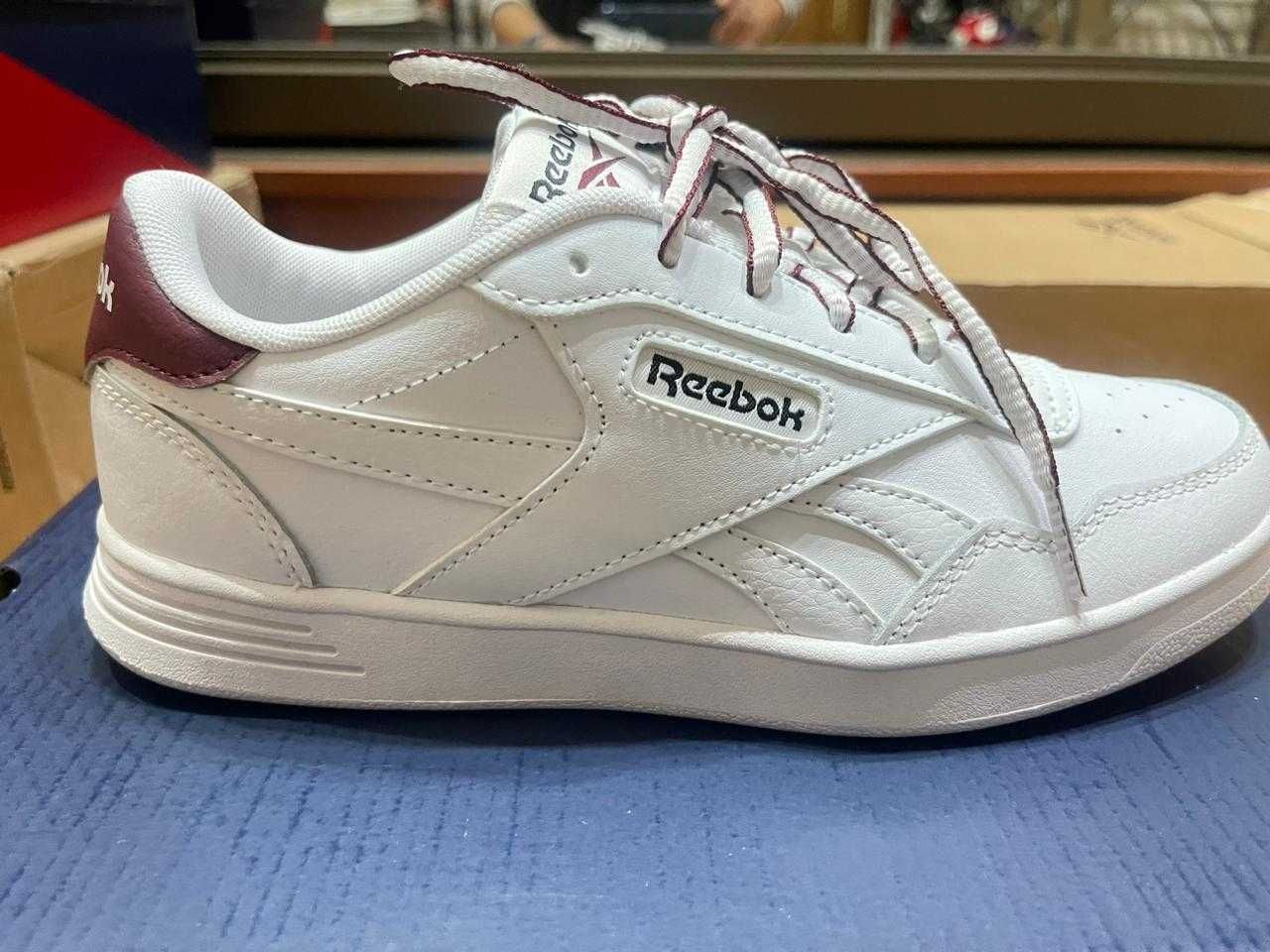 Продам женские кроссовки  Reebok 36 размер кожаные