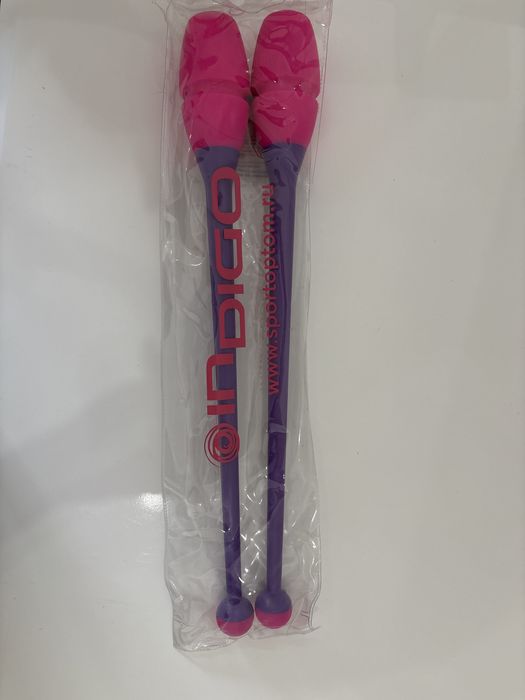 Для гимнастики булавы, мяч и обручь новая