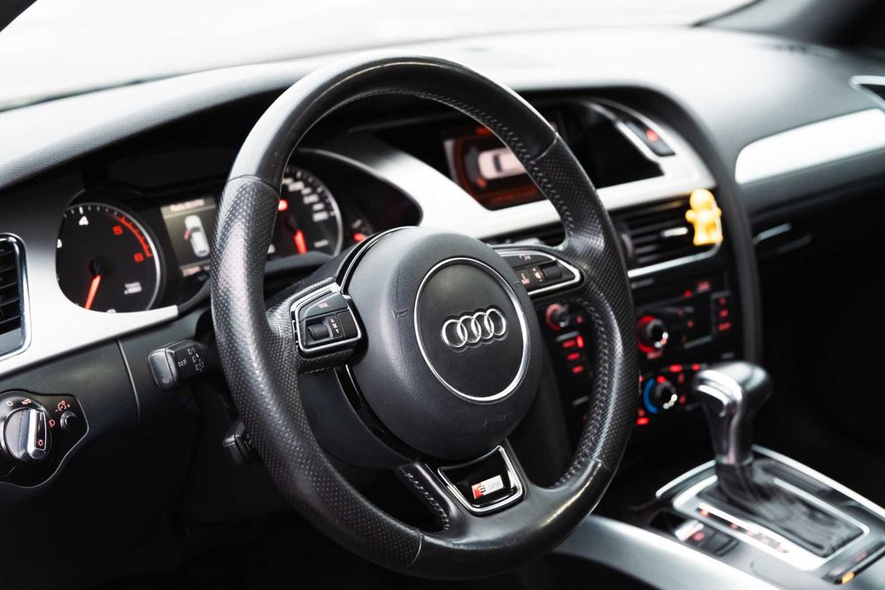 Audi A4 B8 S line 2.0 TDI Automată