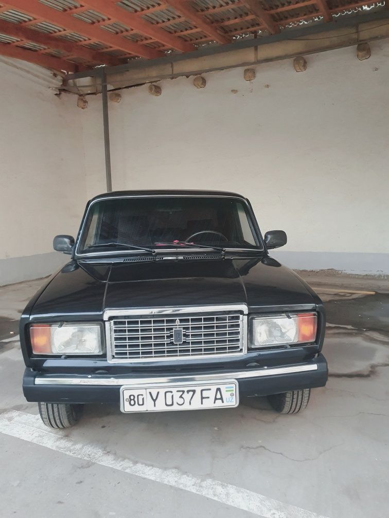 Vaz 2107 sotiladi