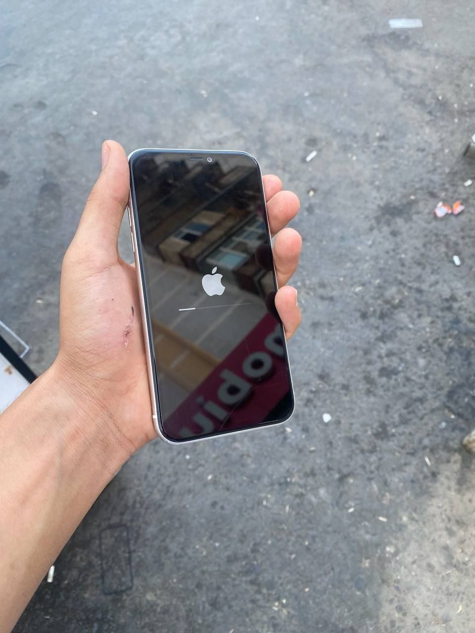 Iphone 11 idialni xolatda