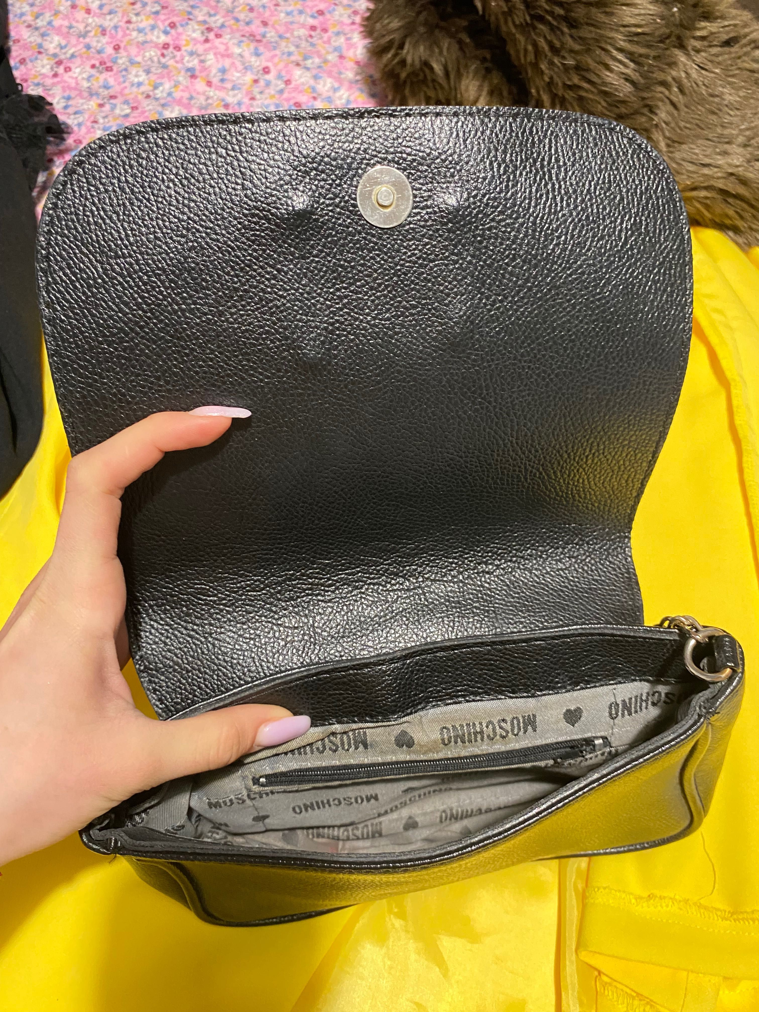 Чанта MOSCHINO в отлично състояние