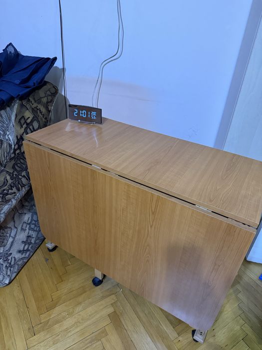 Vand masa extensibila pe roti