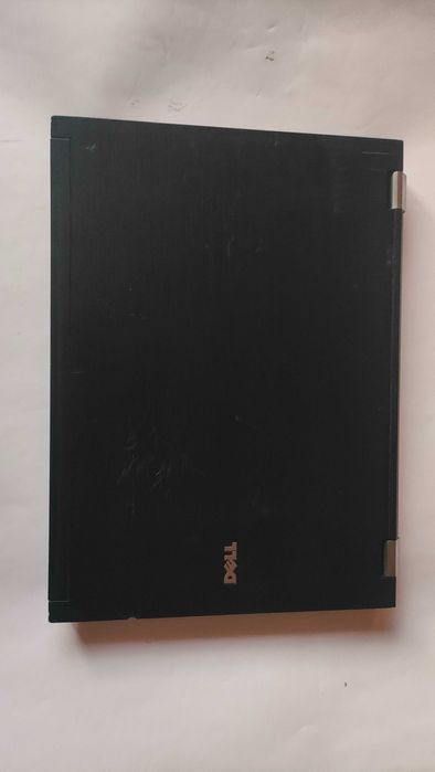 Лаптоп dell latitude e6500 t9600/ 4gb/ hdd оригинално зарядно
