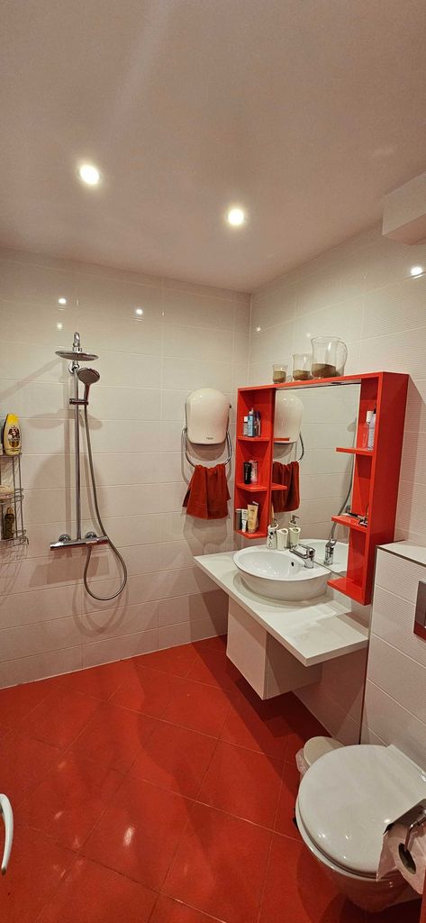 Продава се Двустаен апартамент в Пловдив, Въстанически - 47 кв.м за 1915 €/кв.м - Снимка #8