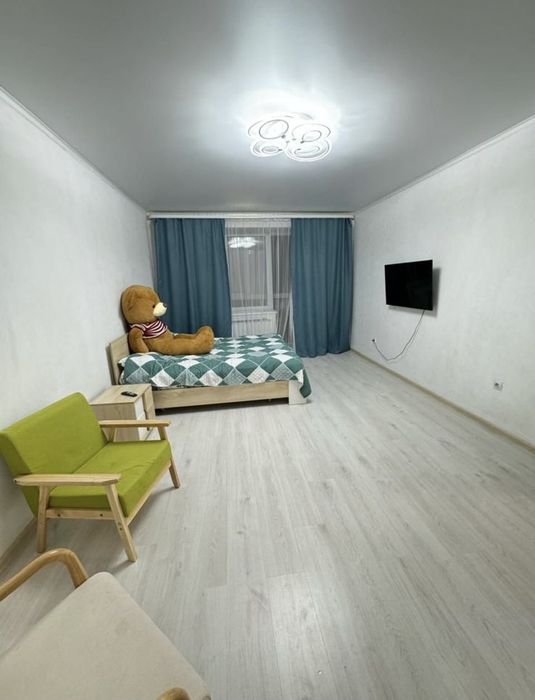 сдам 2 х комнатную квартиру 150.000+ ком услуги