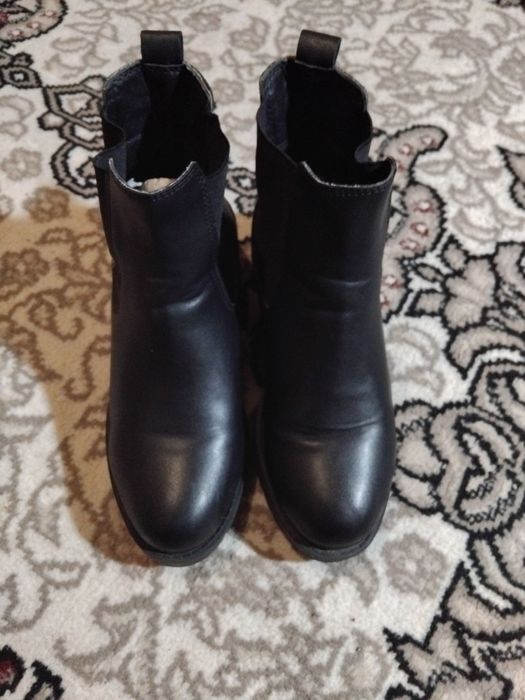 Ботинки и лоферы женские 37 размер
