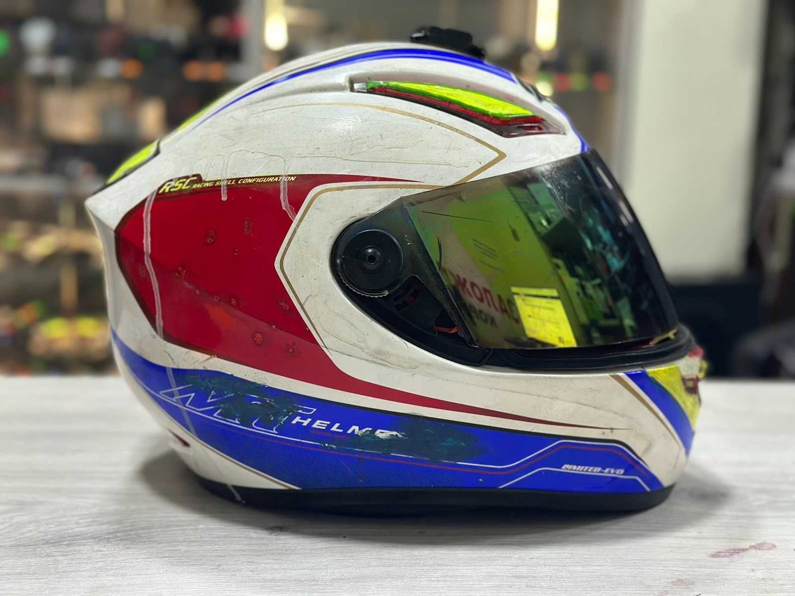 Каска MT Helmets