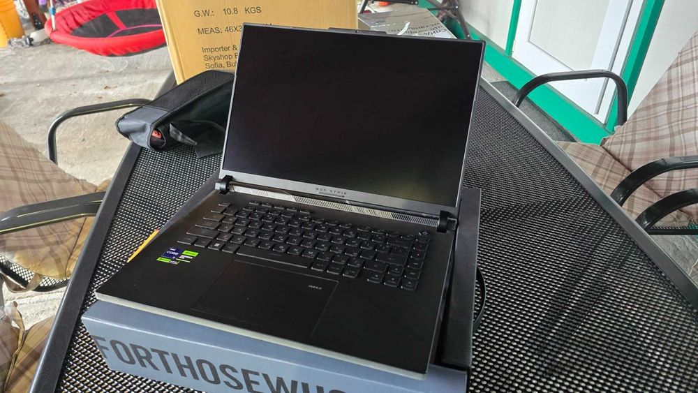 Asus ROG SCAR GeForce RTX 4080,2TB M.2 SSD,32 GB RAM,i9 13980HX 24ядра