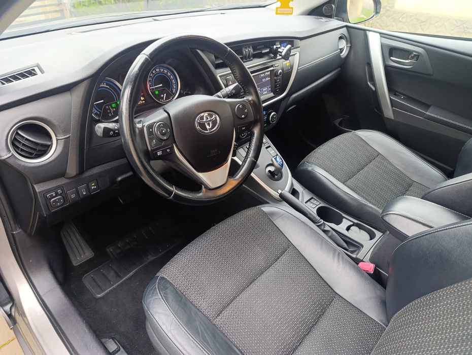 Toyota Auris Hybrid Touring Sports 1.8 VVT-i (136 CP) – Hybrid