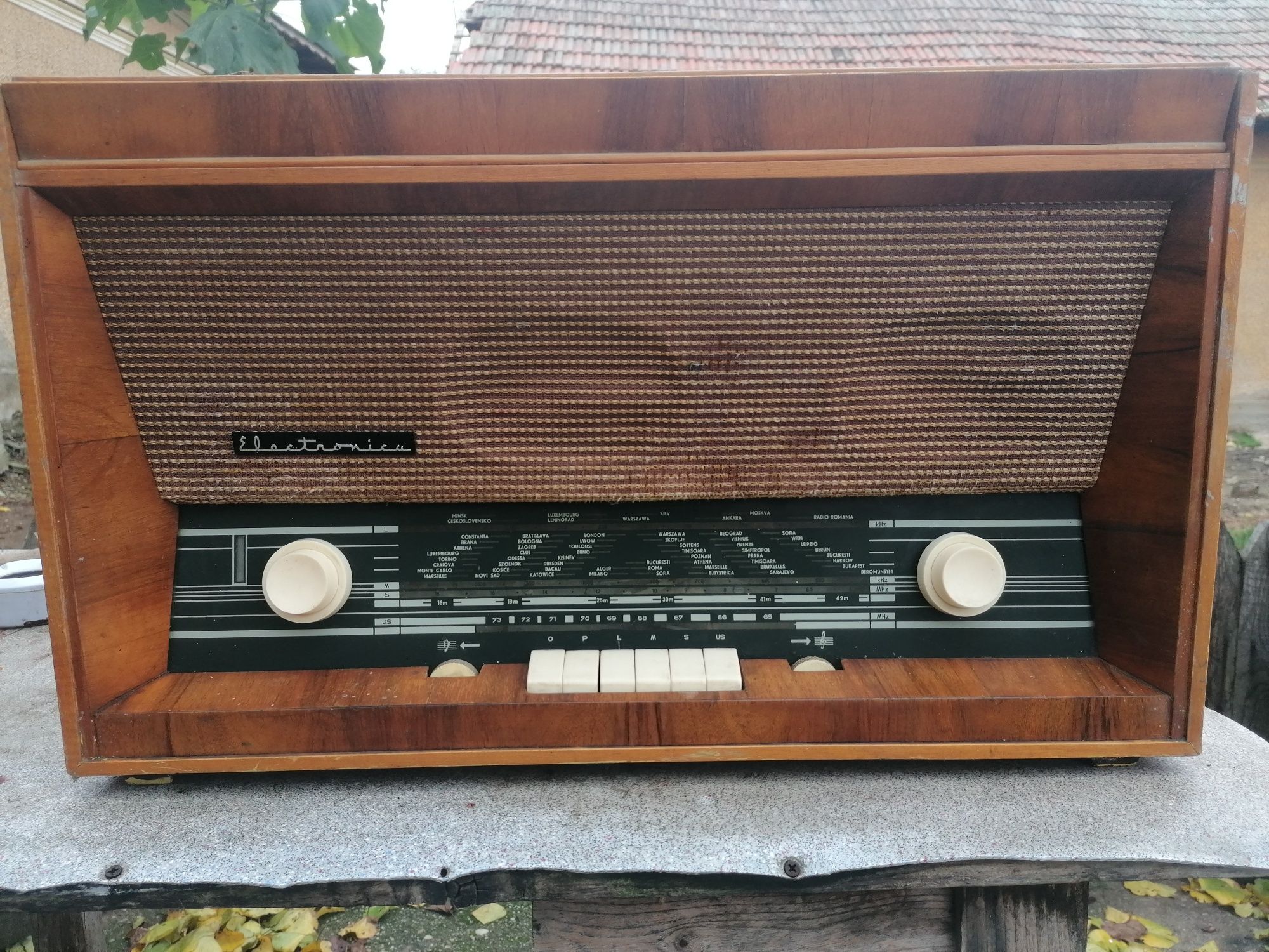 Radio cu pick up vechi